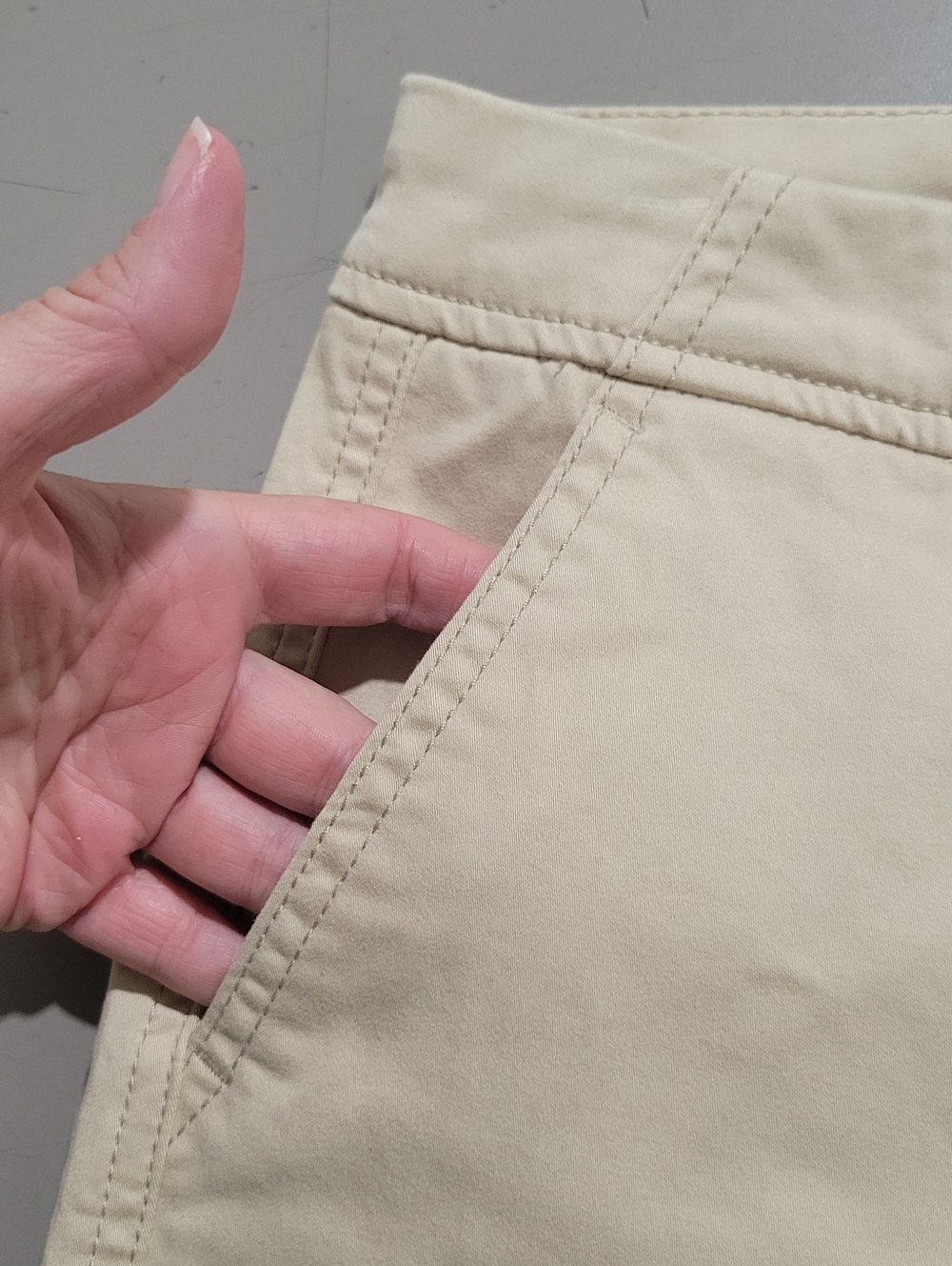 Liverpool Los Angeles Khaki Stretch Cotton Bermuda Shorts Size 6 Women's EUC... - Picture 6 of 12